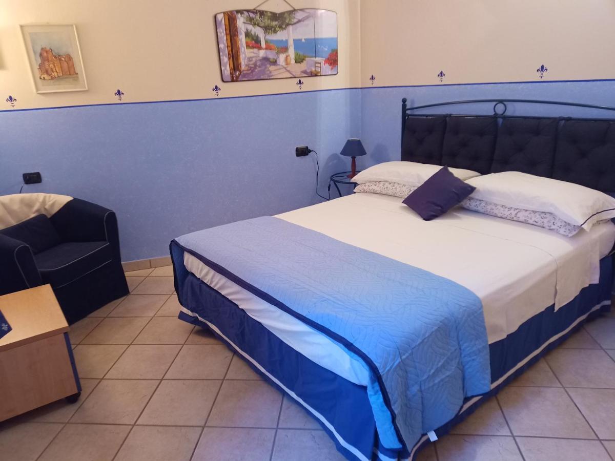 B&B Renzano Bedrooms Salo Bagian luar foto