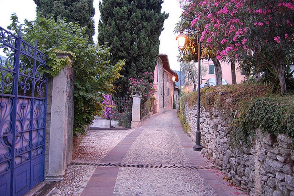 B&B Renzano Bedrooms Salo Bagian luar foto
