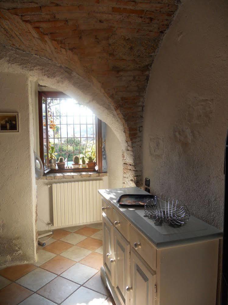 B&B Renzano Bedrooms Salo Bagian luar foto